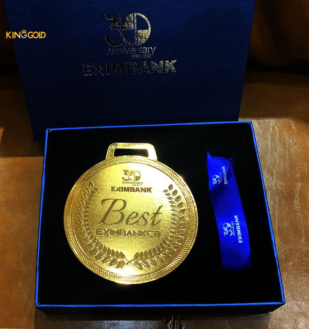 Kỷ niệm chương mạ vàng Eximbank 30 năm thành lập